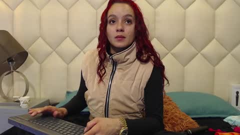 Snapshot of maiapark chatting on 02.02.25 Maia online show from 02.02.25