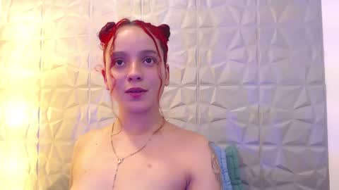 Snapshot of maiapark chatting on 02.06.25 Maia online show from 02.06.25