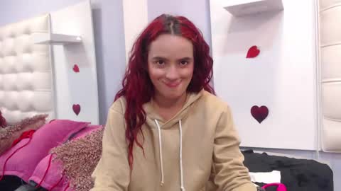 Snapshot of maiapark chatting on 03.08.25 Maia online show from 03.08.25