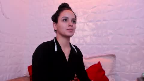 Snapshot of maiapark chatting on 09.19.25 Maia online show from 09.19.25