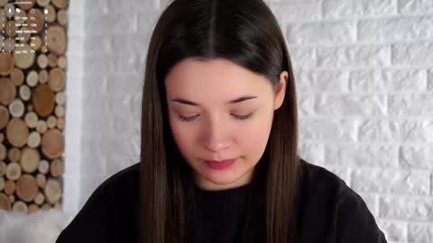 Snapshot of maidabuoy chatting on 10.10.25 Lucy online show from 10.10.25