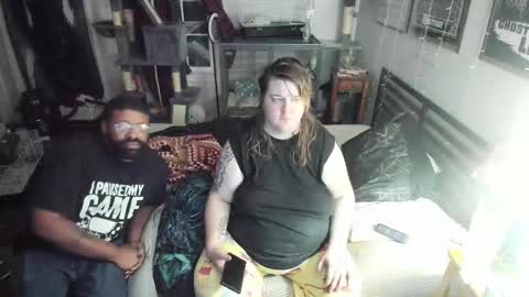 Snapshot of maidensaigexo chatting on 10.20.25 Alyx online show from 10.20.25