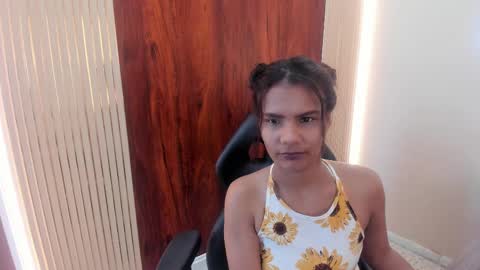 Snapshot of maidy19 chatting on 09.13.25 maidy19 online show from 09.13.25