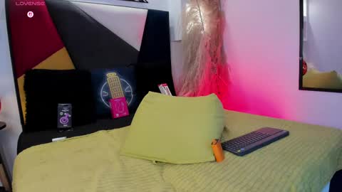 Maiky Cooper online show from 10.08.25