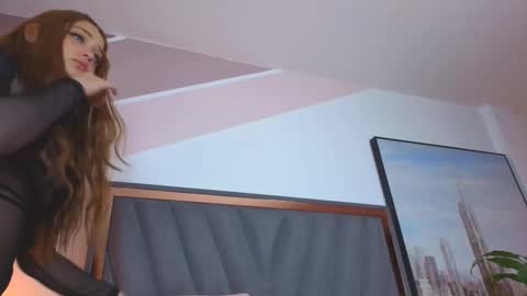 Snapshot of mailin18 chatting on 10.15.25 Mailin online show from 10.15.25