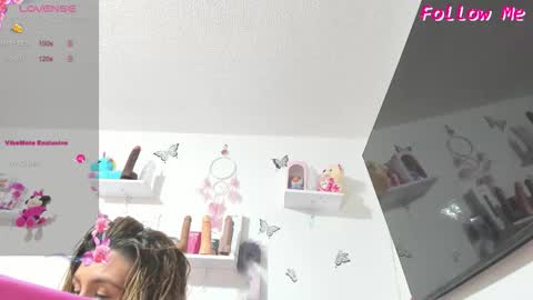 Snapshot of mailyn_baker chatting on 10.26.25 Maylin online show from 10.26.25