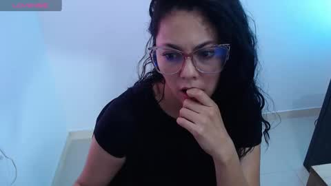 Snapshot of mailywindsor chatting on 01.24.25 Maily online show from 01.24.25