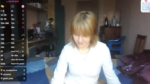 Snapshot of maisawin chatting on 06.30.26 Evie online show from 06.30.26
