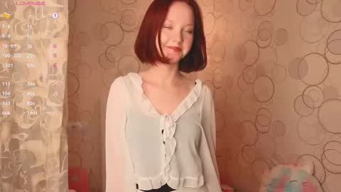 Snapshot of maisiemiller chatting on 10.20.25 Maisie online show from 10.20.25