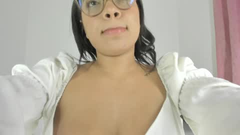 Snapshot of maison_sofiaa chatting on 04.03.26 online show from 04.03.26