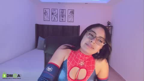 Snapshot of maite_kanes chatting on 10.04.25 Maite online show from 10.04.25