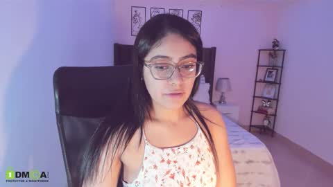 Snapshot of maite_kanes chatting on 10.16.25 Maite online show from 10.16.25