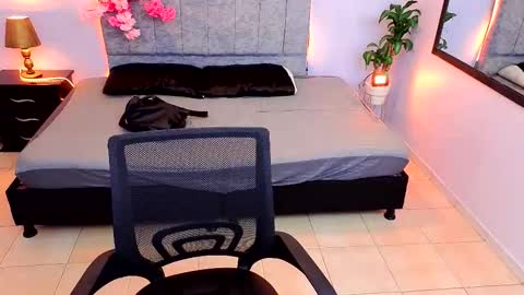 Snapshot of maite_stone1 chatting on 10.04.25 MAITE STONE1 online show from 10.04.25