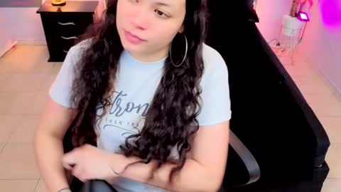 Snapshot of maite_stone1 chatting on 10.23.25 MAITE STONE1 online show from 10.23.25