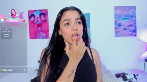 mai  online show from 09.25.25