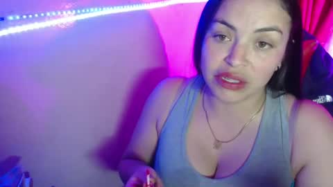 Snapshot of maitte_22 chatting on 12.27.24 Hello friends Im on another account    online show from 12.27.24