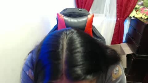 Snapshot of maitte_22 chatting on 01.11.25 Hello friends Im on another account    online show from 01.11.25