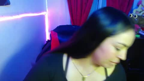 Snapshot of maitte_22 chatting on 01.31.25 Hello friends Im on another account    online show from 01.31.25