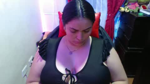 Snapshot of maitte_22 chatting on 02.07.25 Hello friends Im on another account    online show from 02.07.25
