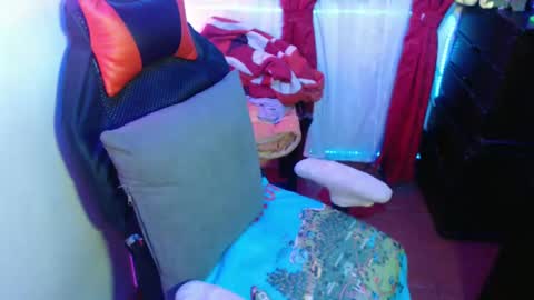 Snapshot of maitte_22 chatting on 02.09.25 Hello friends Im on another account    online show from 02.09.25