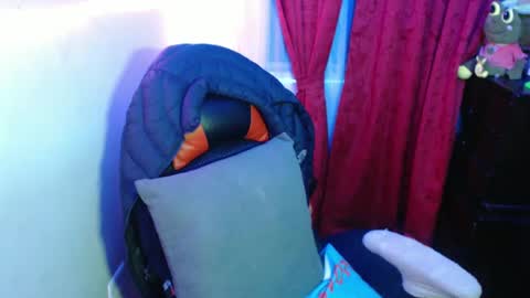 Snapshot of maitte_22 chatting on 02.13.25 Hello friends Im on another account    online show from 02.13.25