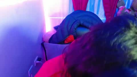 Snapshot of maitte_22 chatting on 02.18.25 Hello friends Im on another account    online show from 02.18.25