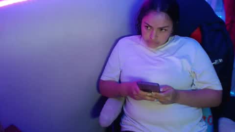 Snapshot of maitte_22 chatting on 02.19.25 Hello friends Im on another account    online show from 02.19.25