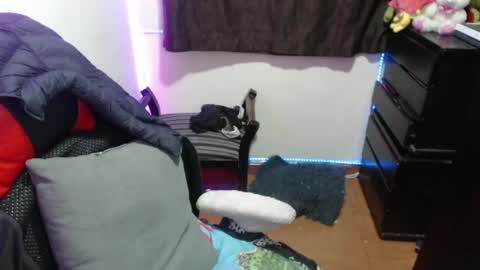 Snapshot of maitte_22 chatting on 03.07.25 Hello friends Im on another account    online show from 03.07.25