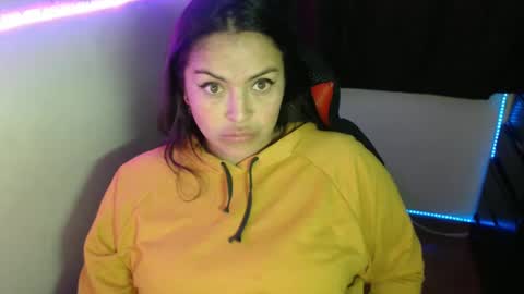 Snapshot of maitte_22 chatting on 03.10.25 Hello friends Im on another account    online show from 03.10.25