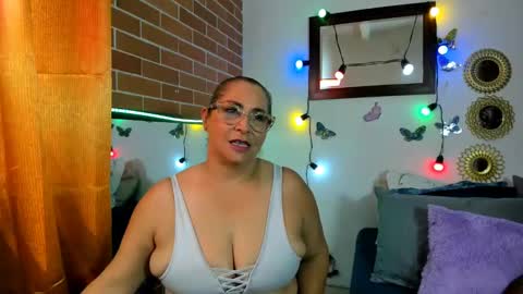 maja_hills online show from 02.22.25