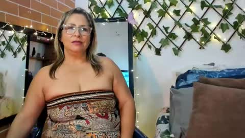 maja_hills online show from 03.04.25