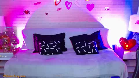 Makarena  online show from 02.13.25