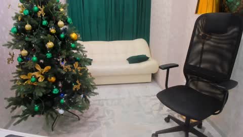 Chloe online show from 12.24.24