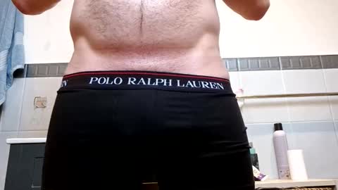 Snapshot of make_me_cumnow272809 chatting on 10.19.25 Horny Daddy online show from 10.19.25