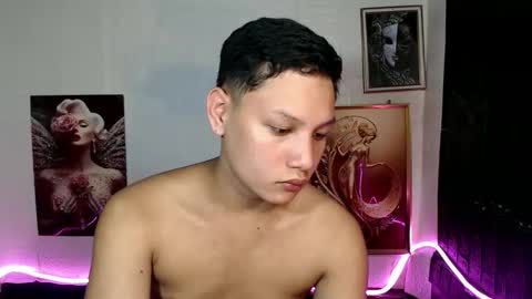 Snapshot of makehugecock chatting on 09.22.25 makehugecock online show from 09.22.25