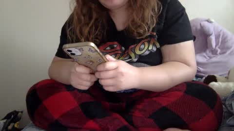 makemesquirt06 online show from 09.21.25