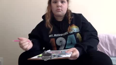 makemesquirt06 online show from 09.25.25