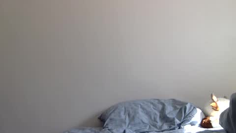 makemesquirt06 online show from 10.18.25