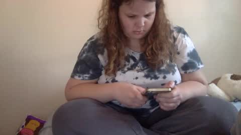 makemesquirt06 online show from 10.25.25