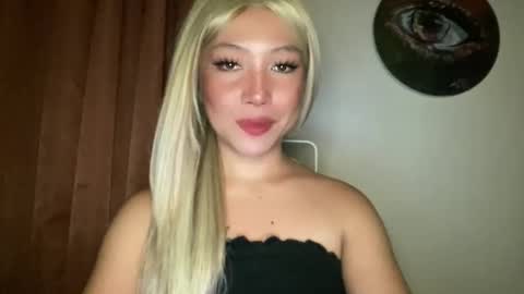 Snapshot of makemesquirt_xxx chatting on 05.31.26 KEANA online show from 05.31.26