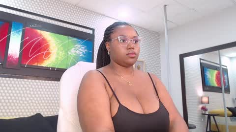 Snapshot of makena_gh chatting on 12.22.24 makena online show from 12.22.24