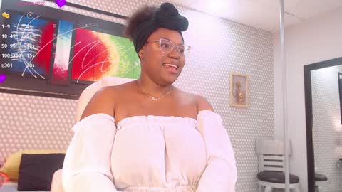 Snapshot of makena_gh chatting on 12.30.24 makena online show from 12.30.24
