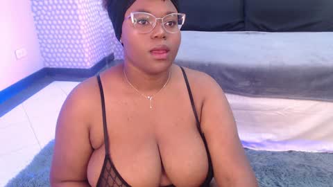 Snapshot of makena_gh chatting on 01.07.25 makena online show from 01.07.25