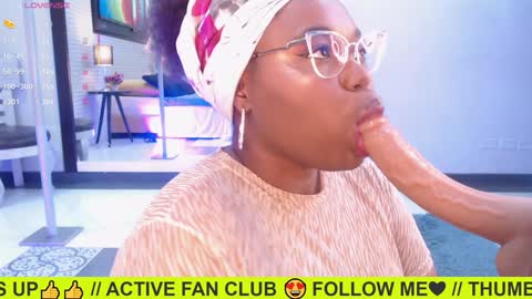 Snapshot of makena_gh chatting on 01.25.25 makena online show from 01.25.25