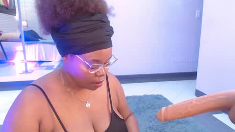 Snapshot of makena_gh chatting on 01.27.25 makena online show from 01.27.25