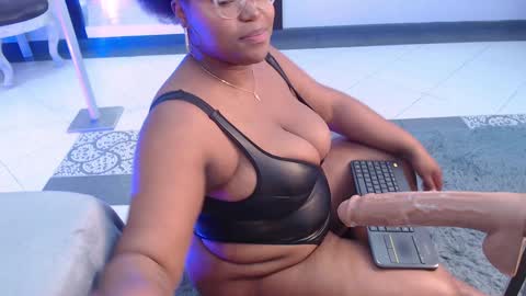 Snapshot of makena_gh chatting on 02.06.25 makena online show from 02.06.25