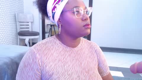 Snapshot of makena_gh chatting on 02.10.25 makena online show from 02.10.25