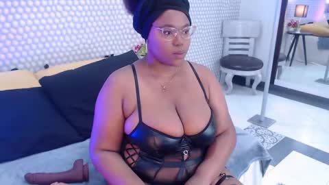 Snapshot of makena_gh chatting on 02.18.25 makena online show from 02.18.25