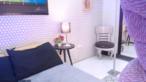 Snapshot of makena_gh chatting on 02.25.25 makena online show from 02.25.25