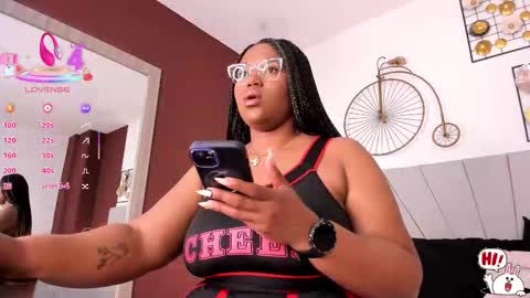Snapshot of makena_gh chatting on 09.14.25 makena online show from 09.14.25
